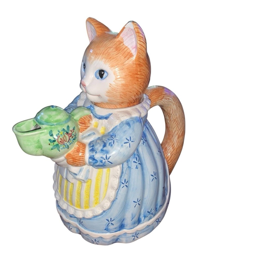 Cat Teapot Avon Country Purrfection Ceramic 1992 Cat in Apron Serving Tea Sweet